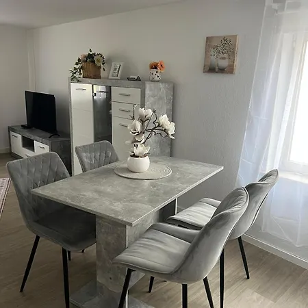 2 Loehr Apartment