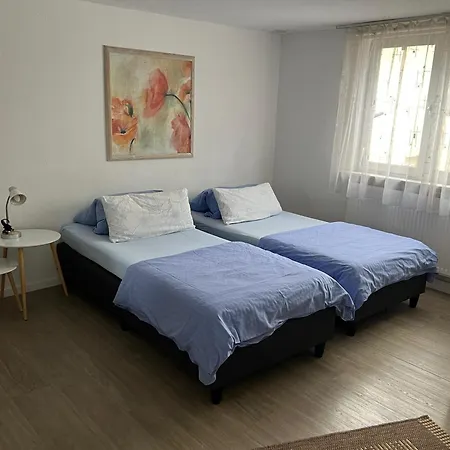 2 Loehr Apartment *